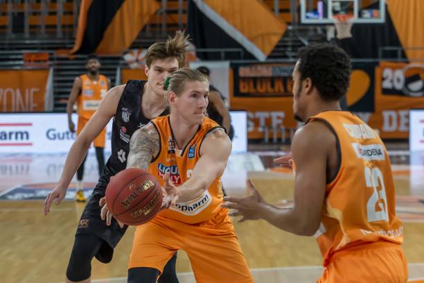 懂球译站 懂球译站