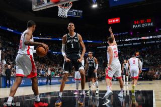 并伺机反击 并伺机反击