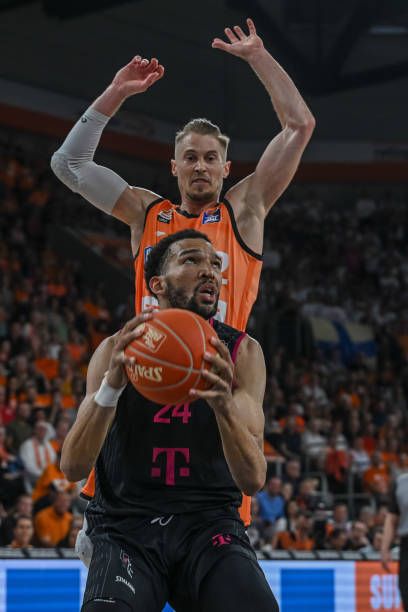 也同样具有 也同样具有