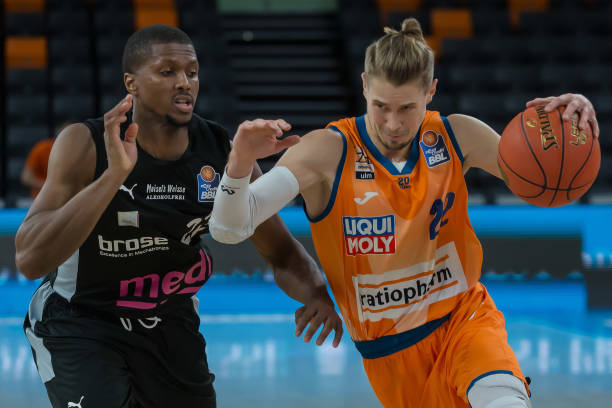 是让瞬间发 是让瞬间发